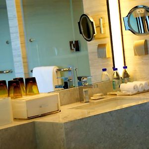 Executive Room Executive level Guest room City view